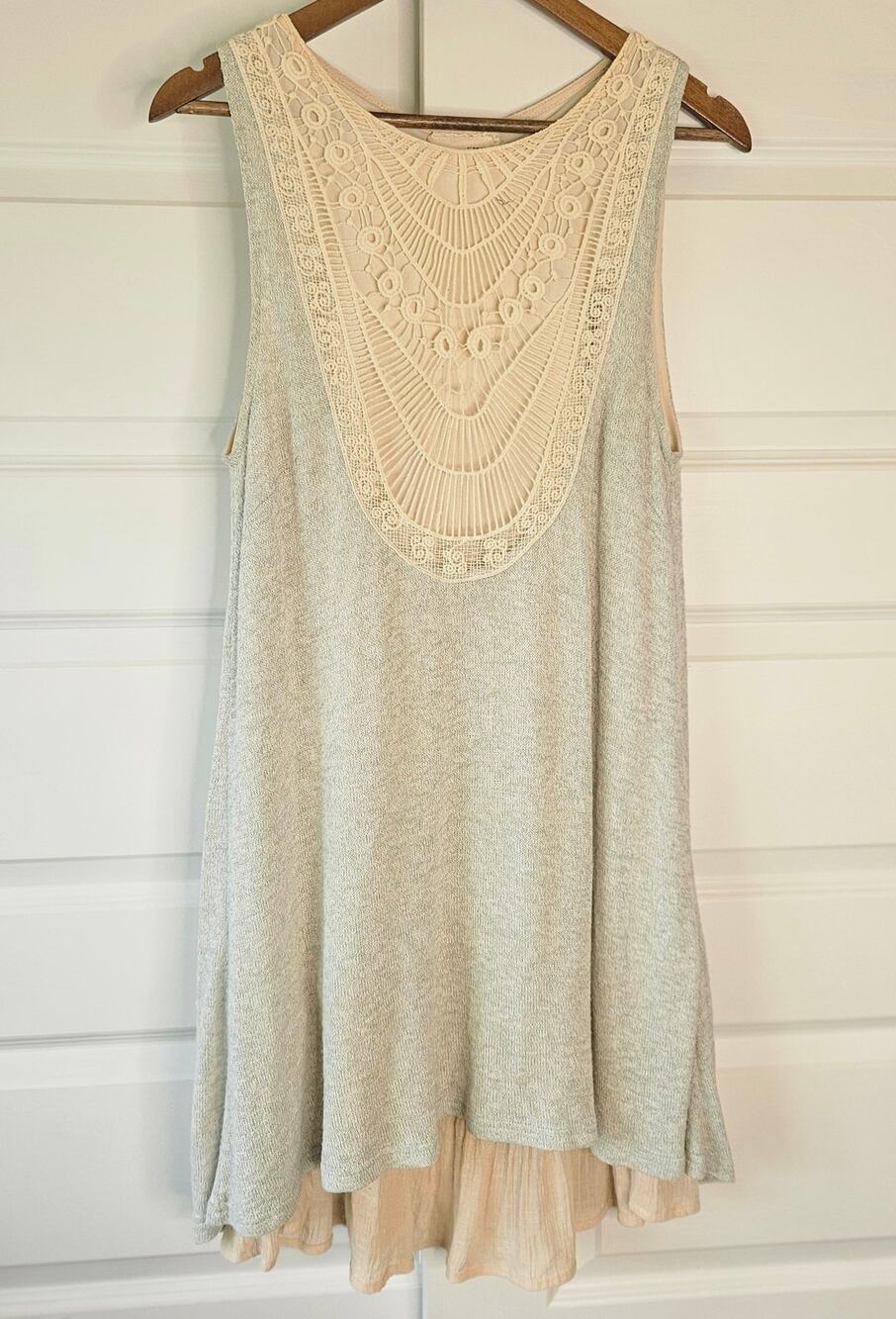 Anthropologie A'reve Pale Blue Green Keyhole Tie Back Ruffle Dress L